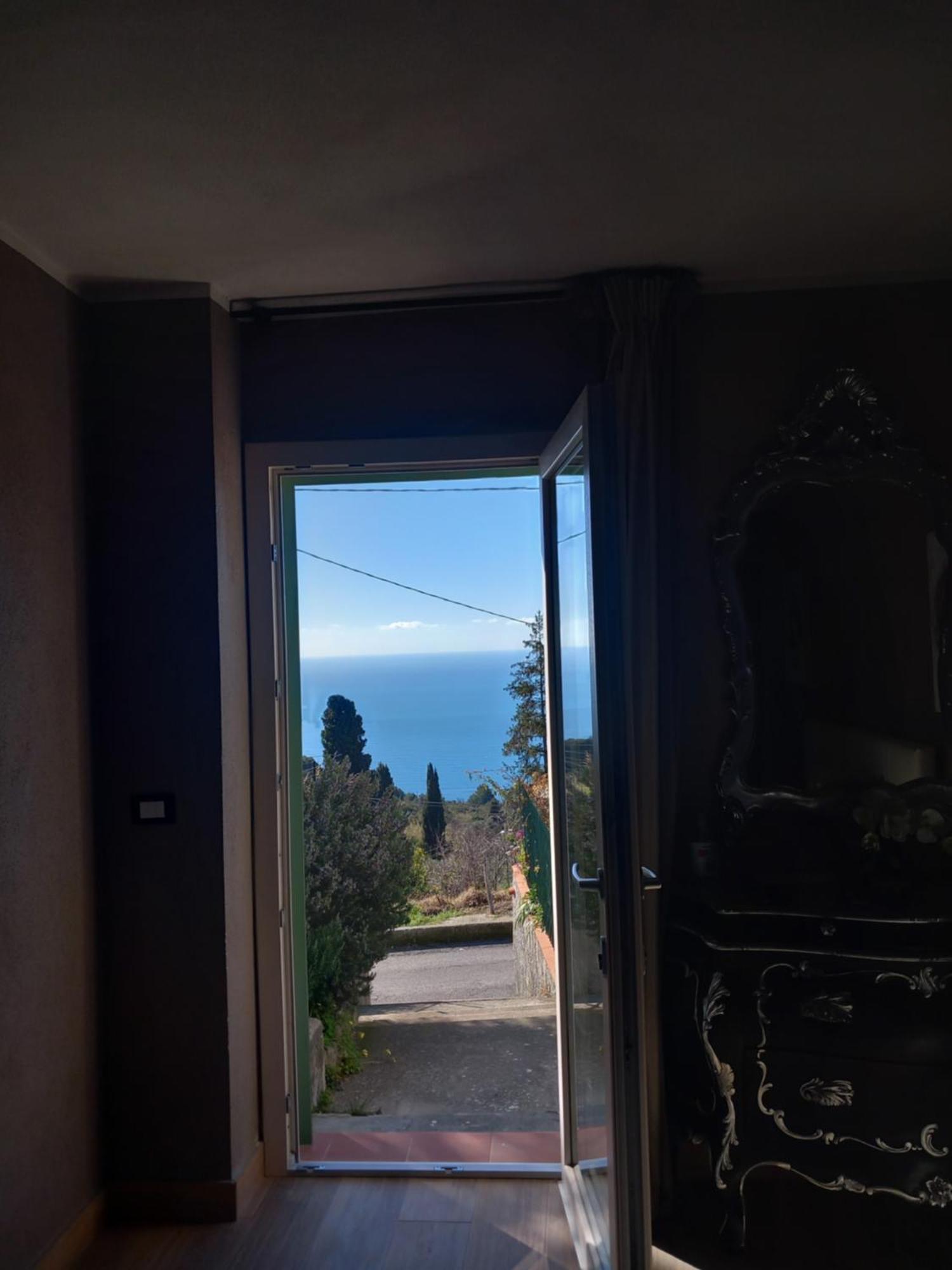Dolci Risvegli Appartamento Vista Mare فنتيميليا الغرفة الصورة