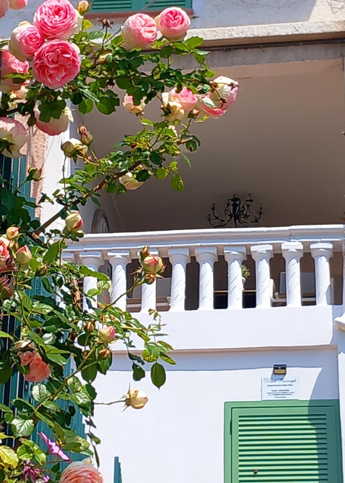 Dolci Risvegli Appartamento Vista Mare فنتيميليا الغرفة الصورة